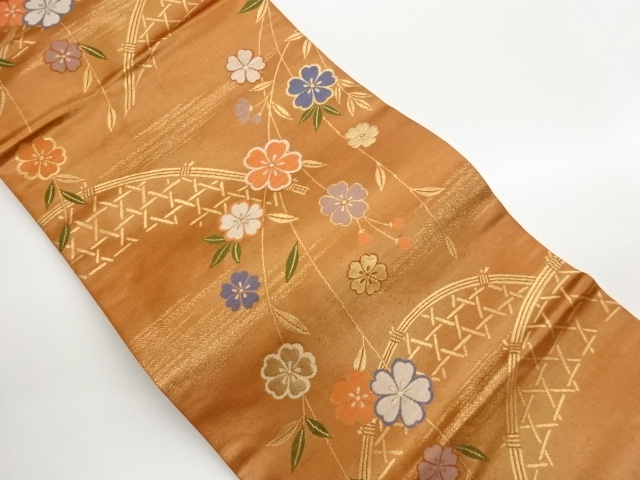 枝垂れ桜に籠目模様織出し名古屋帯